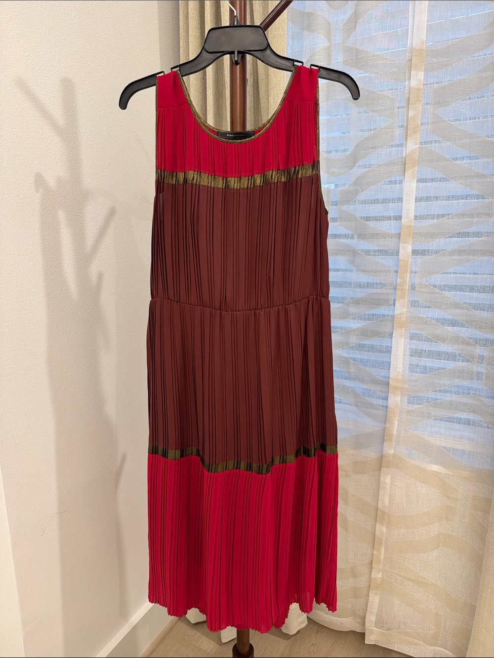 BCBGMaxAzria Red and Brown Pleated Colorblock Midi Dress with Gold Trim